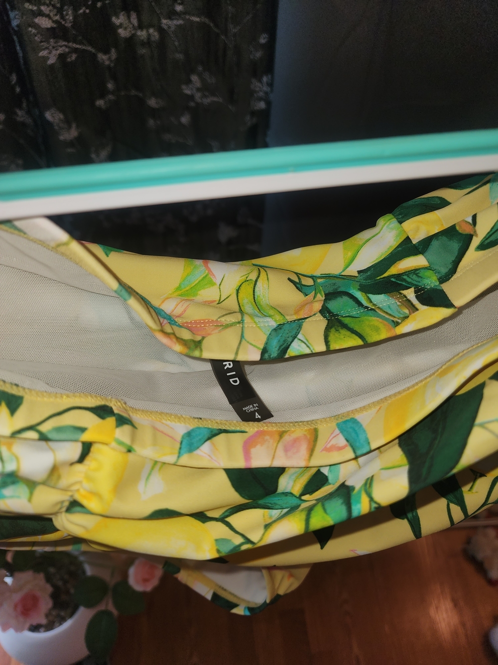 torrid Yellow Lemon Print Ruffle Bikini Set Size 4 - Picture 4 of 6